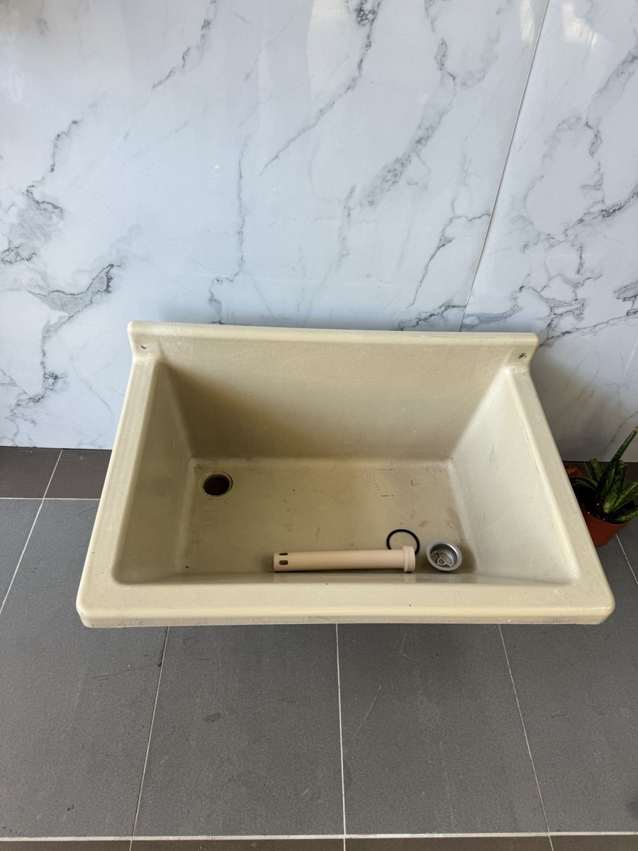 Lavabi & lavandini: Waschtrog, Lavabo Kunstoff, robust! – Usato da Oftringen venduto da Makeq