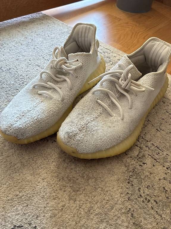 Herrenschuhe: Yeezy 350 White.  – Gebraucht aus Meyrin von alexfdez