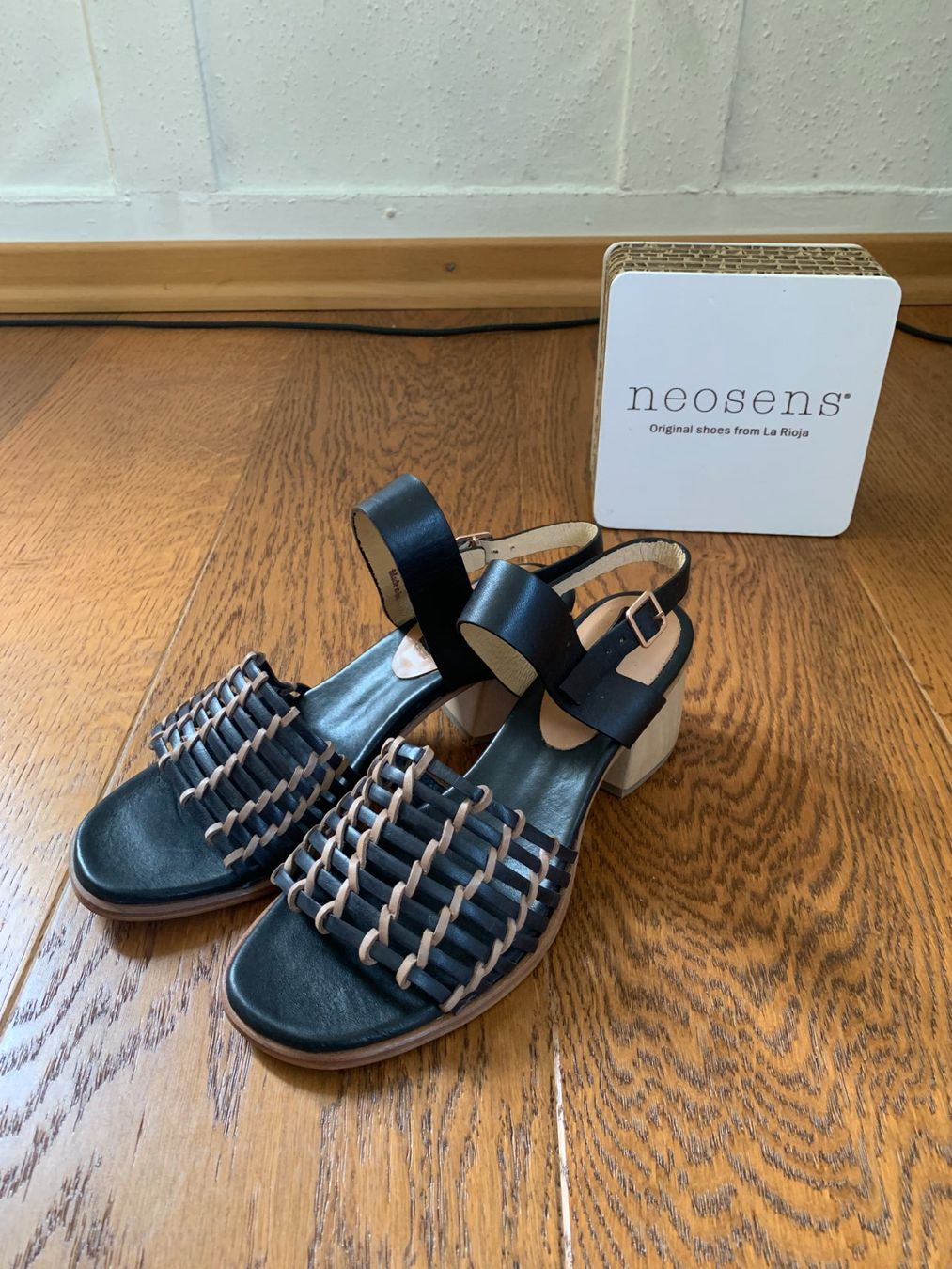 Neosens Scarpe da donna: Neosens Verdisio 3145 black Gr.37 – Nuovo (secondo la descrizione) da Zürich venduto da finsti 1