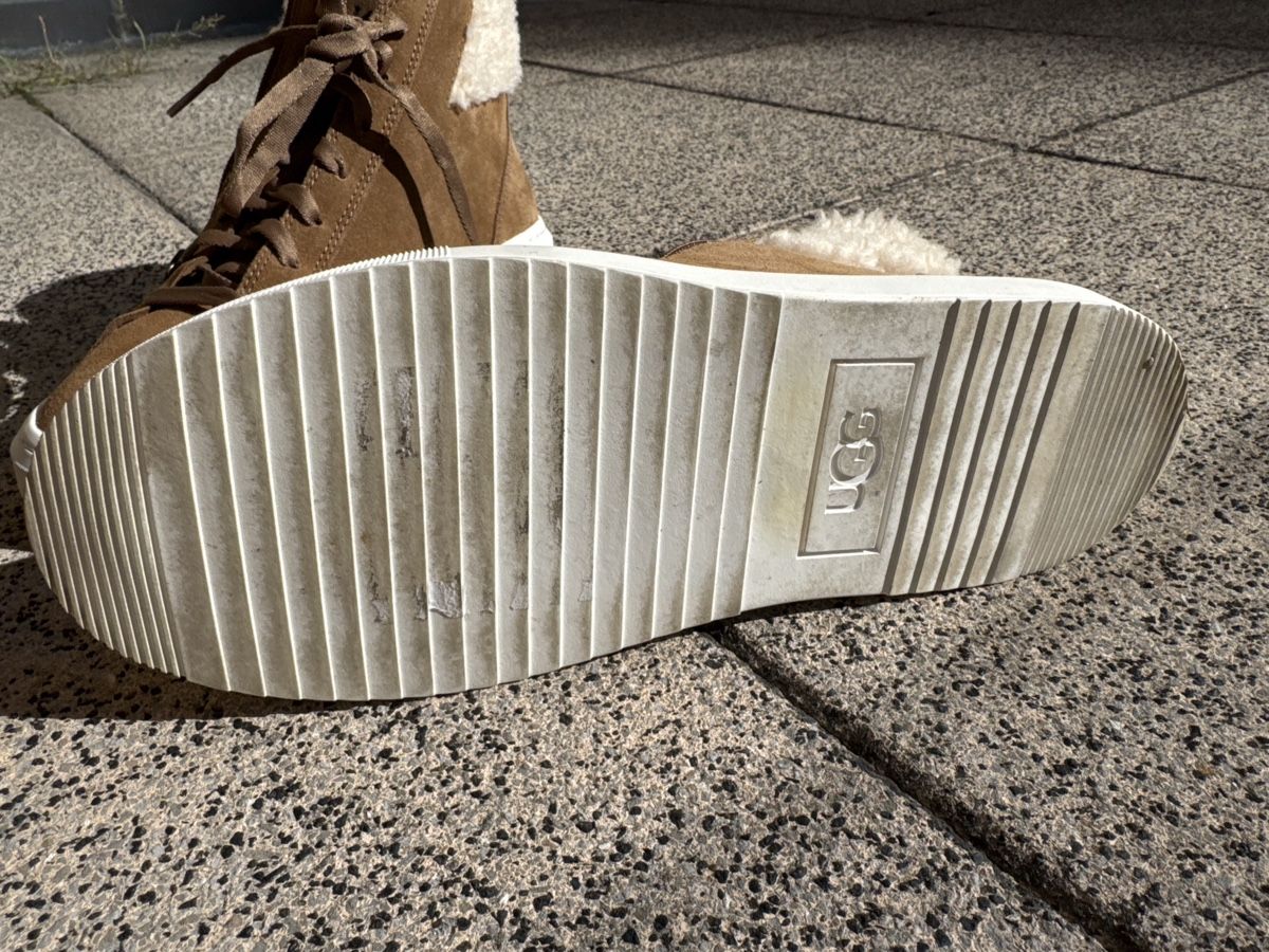 Ugg Damenschuhe: Ugg sneakers 38 inkl.porto🌟 – Gebraucht aus Zürich von funkelnderstern 2