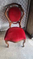 Antiker Stuhl mit rotem Samtbezug, Shabby Chic Chic 
