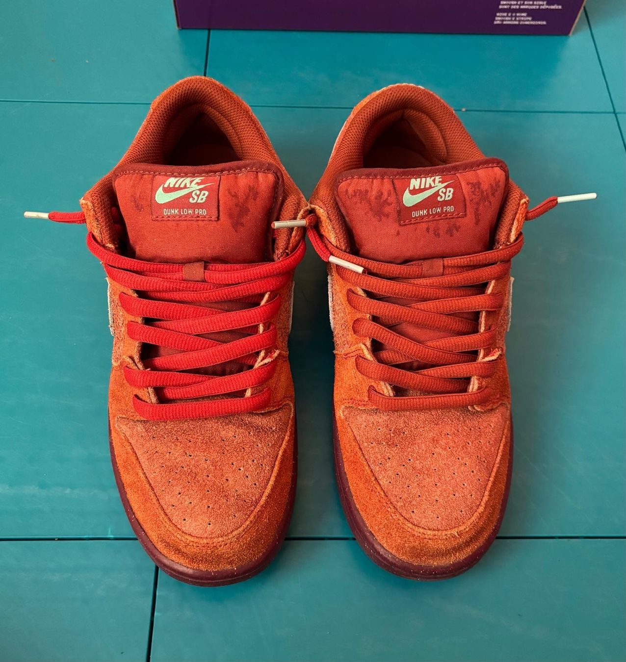 Nike Herrenschuhe: Nike SB Dunk low Rosewood Red Gr. 44 – Gebraucht aus reichenbach im kandertal von turbo111 1