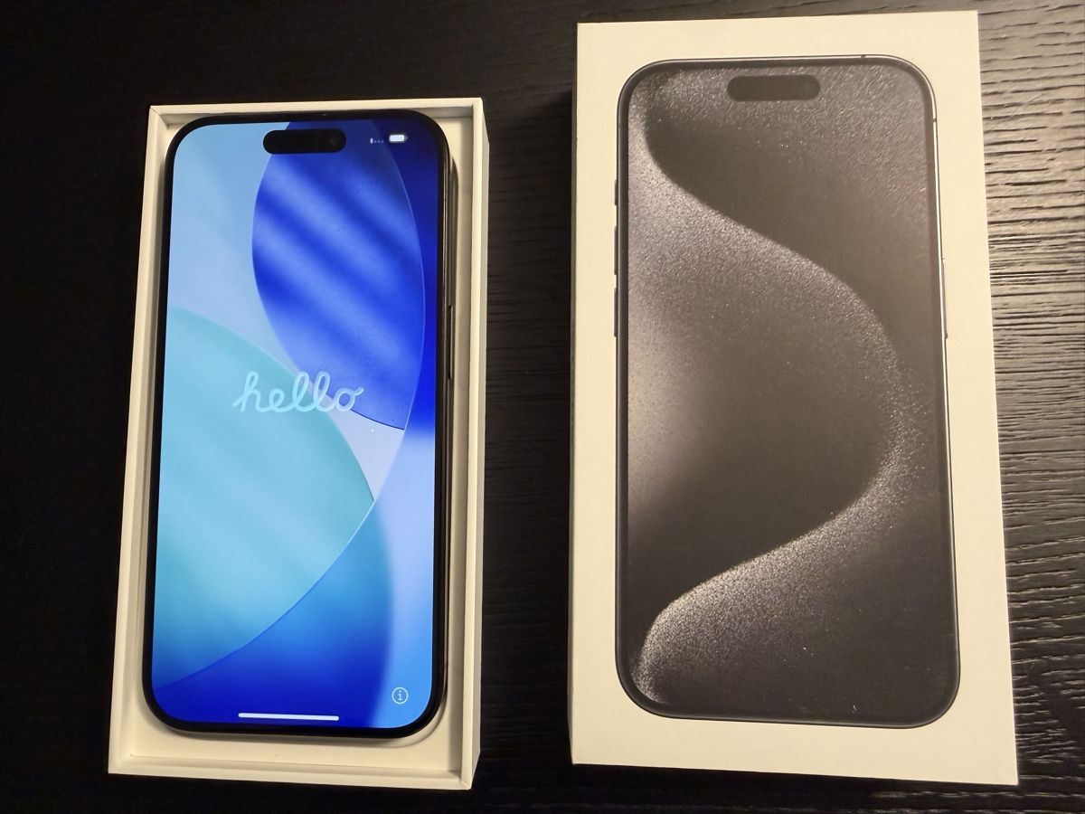 Apple Telefoni cellulari / Smartphones: iPhone 15 pro, 1TB, black titanium – Usato da Bern venduto da Saeim