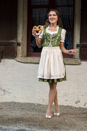 wunderschönes grünes Dirndl Oktoberfest Fasnacht 