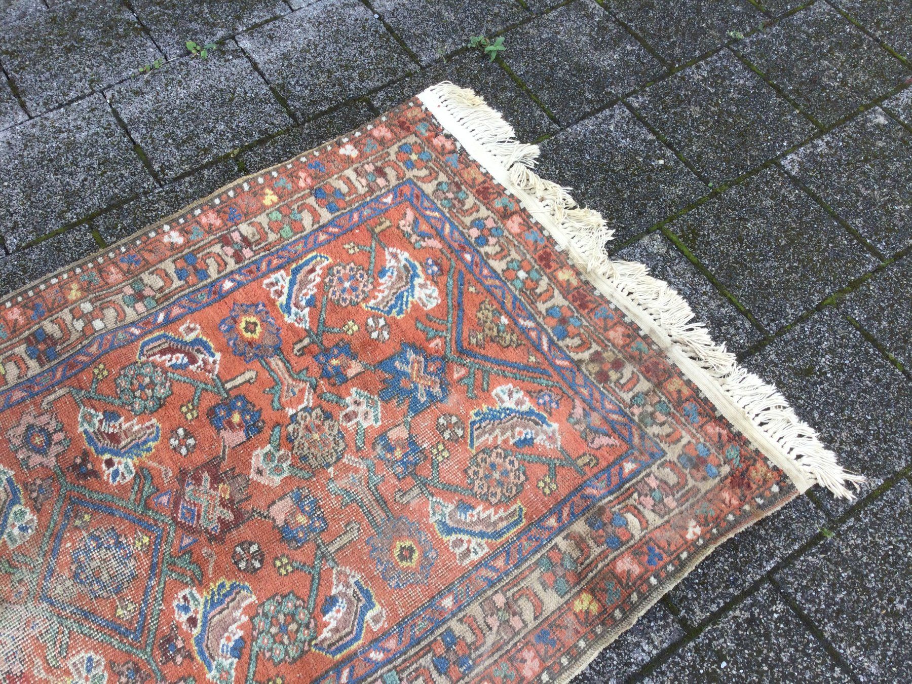 Tappeti: Antiker stark abgelaufener Teppich – Difettoso da Wangen SZ venduto da kuriosum12 1