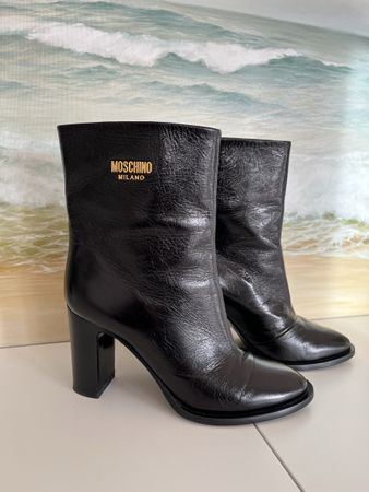 MOSCHINO Leder Stiefeletten Gr. 38, Neuwertig