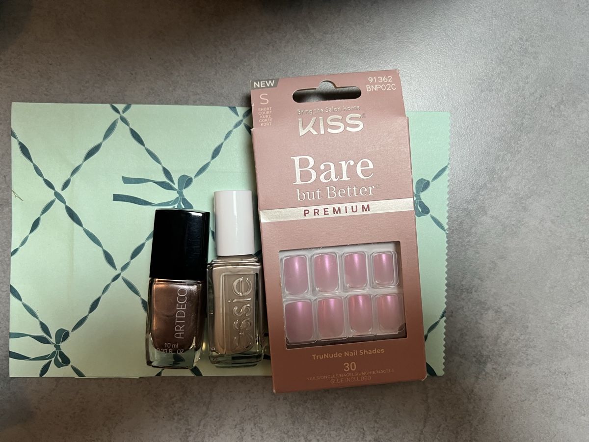 Smalto per unghie: Nagell Set Neu! – Nuovo e nell'imballaggio originale da Oberentfelden venduto da Dianaaaaaa