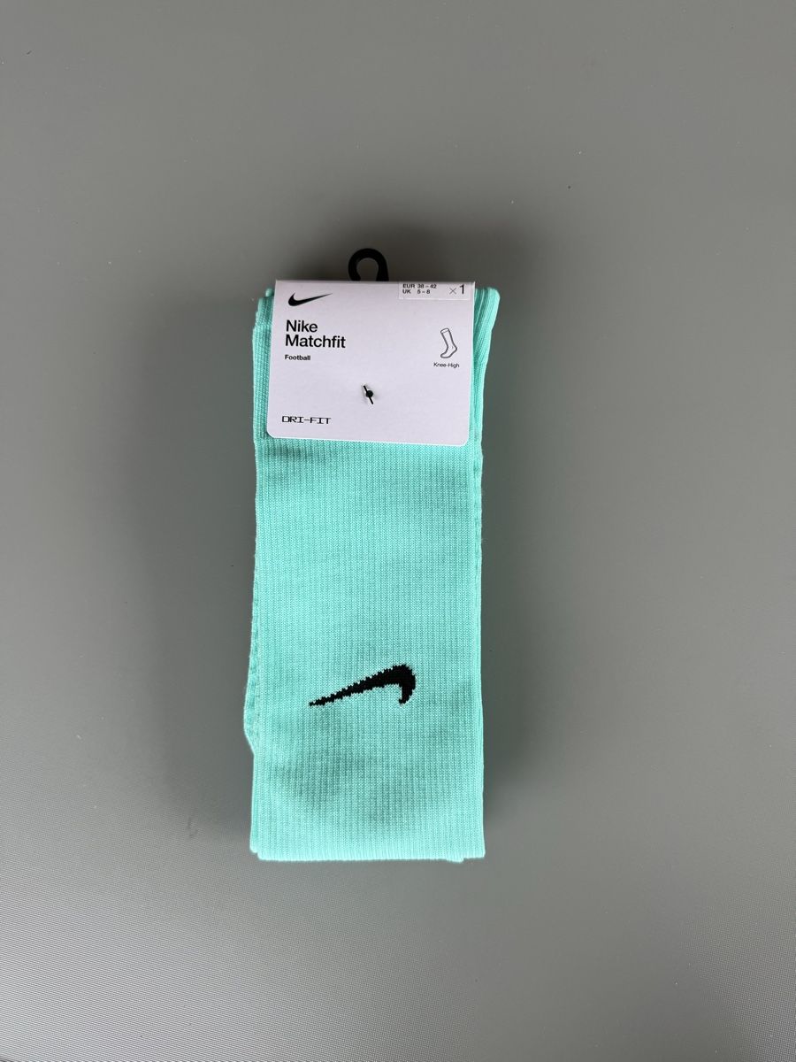 Nike Socken: Chaussettes de football 38-42 – Neu und originalverpackt aus Porrentruy von fee_24