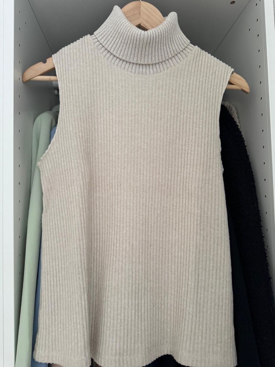 Maglioni & Felpe: Beige Pullunder mit Rollkragen grösse S – Usato da Zofingen venduto da ismail01a