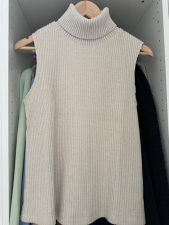 Beige Pullunder mit Rollkragen grösse S