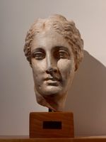 Busto Dea Igea in gesso patinato, scultura da collezione