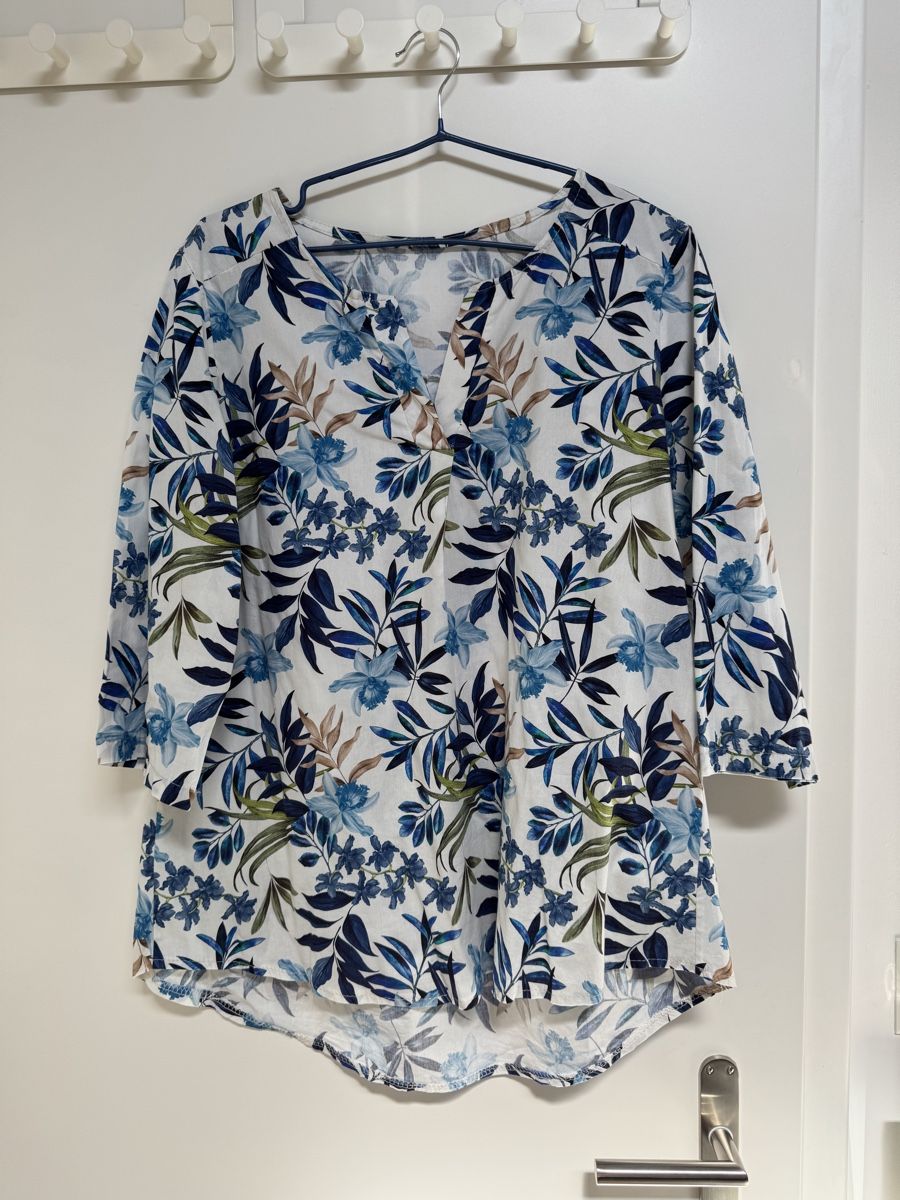 Camicette: Baumwoll Bluse mit Blumenmuster – Nuovo (secondo la descrizione) da Aesch BL venduto da comven
