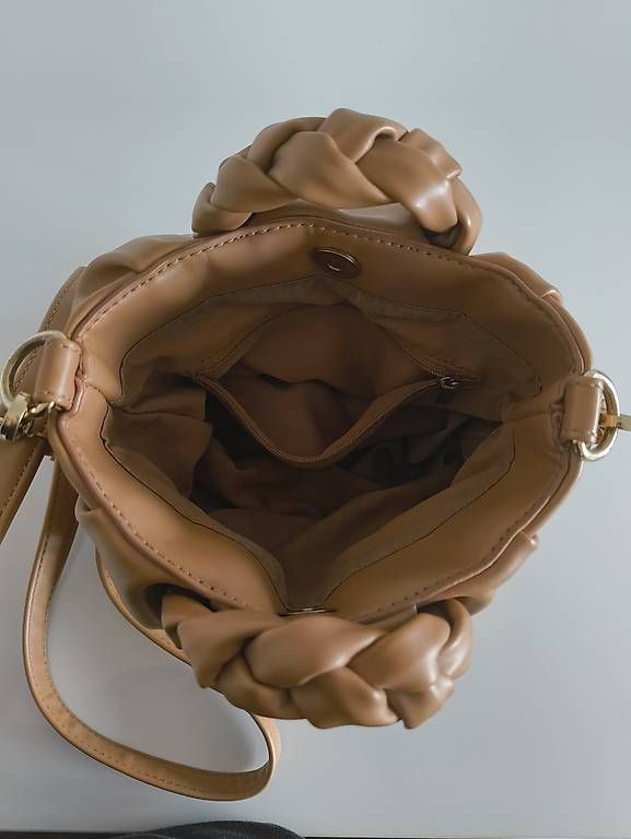 Sacs femmes: Kleine Tasche neuwertig – D'occasion à Steffisburg par biru99 1