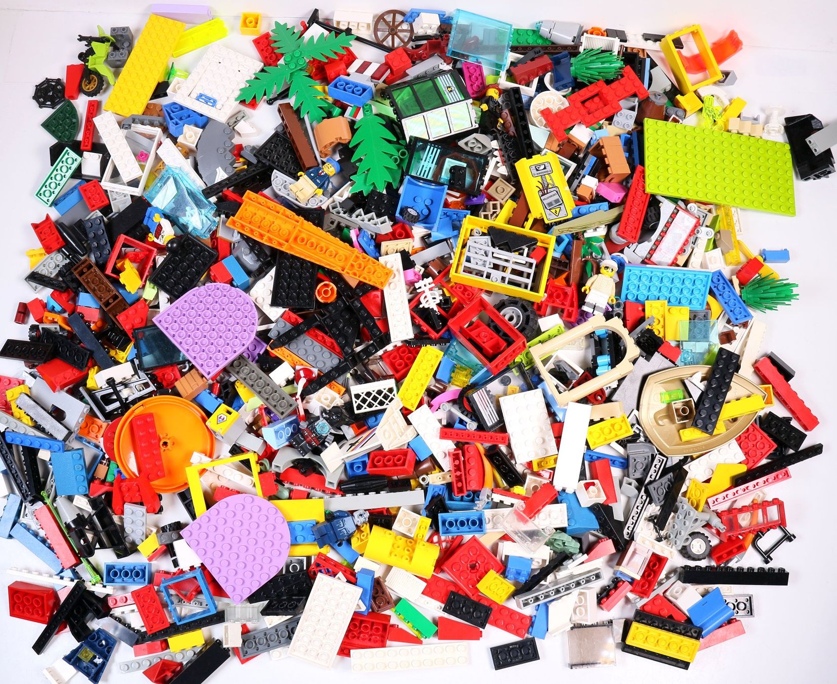 Lego Baukästen: 1.5 kg. Legoteile mit Minifiguren – Gebraucht aus Hettlingen von Scholi99