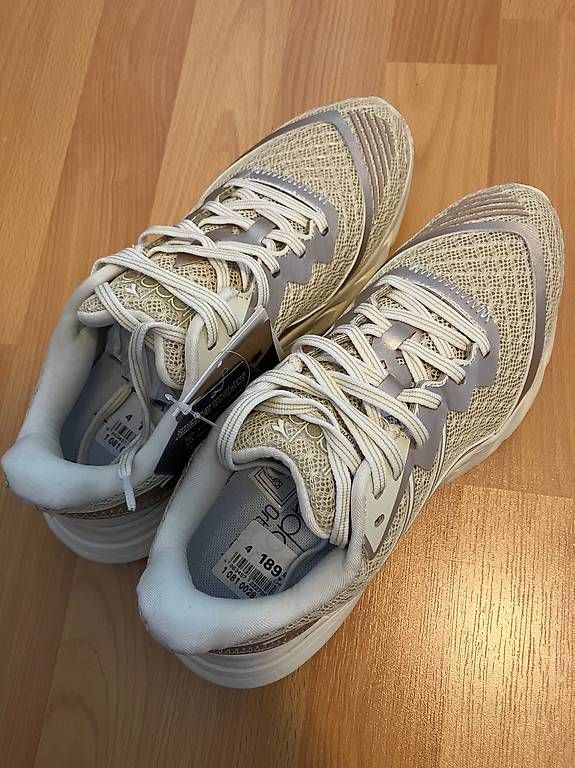 Chaussures femmes: Diadora Blushield Gold neu – D'occasion à Wilen b. Wollerau par romanwaser 3