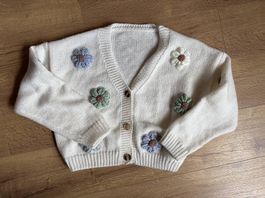 Strickjacke mit Strickblumen
