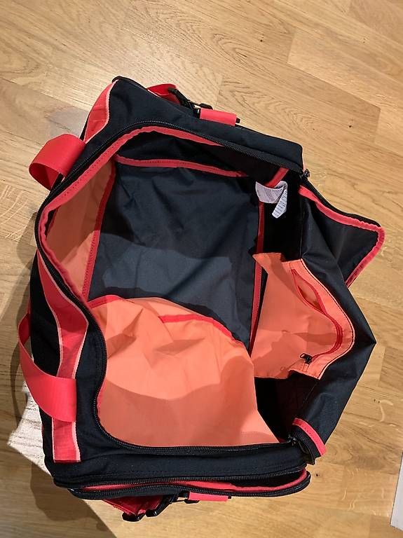 Taschen: Nike Sporttasche rosa – Gebraucht aus Hindelbank von sarahcw 1
