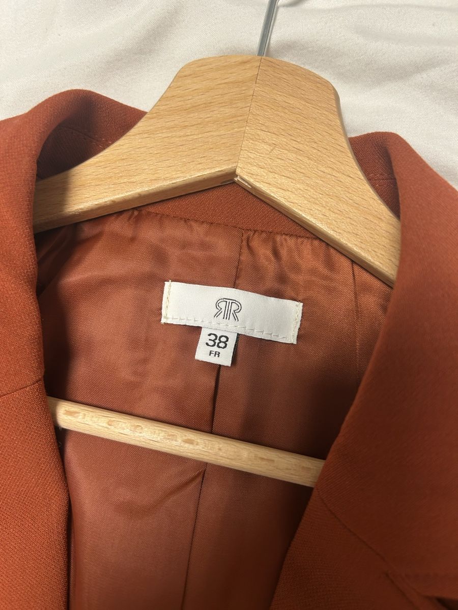 Lotti di vestiti: Blazer und Hose Grösse 38 FR  – Nuovo e nell'imballaggio originale da Ebikon venduto da vono.i 2
