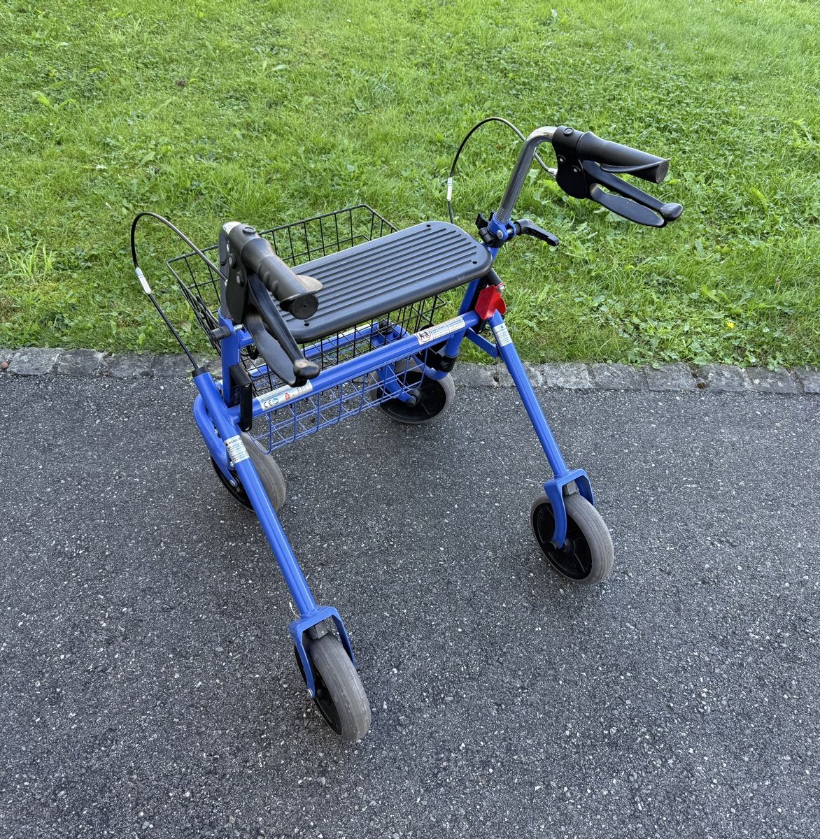 Aides à la marche: Rollator – D'occasion à Gerlafingen par sternrose 1