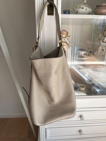 Coccinelle Handtasche beige genarbtes Leder guter Zustand