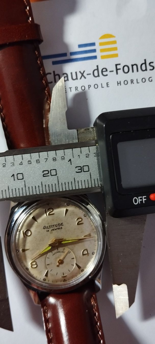 Orologi: Montre altitude – Usato da La Chaux-de-Fonds venduto da jac_9llg 5