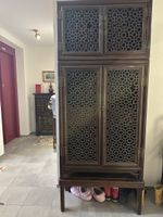 Schöner chinesischer Schrank