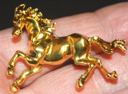 Brosche L-6696 – Pferd – Golden – 4 x 3 cm