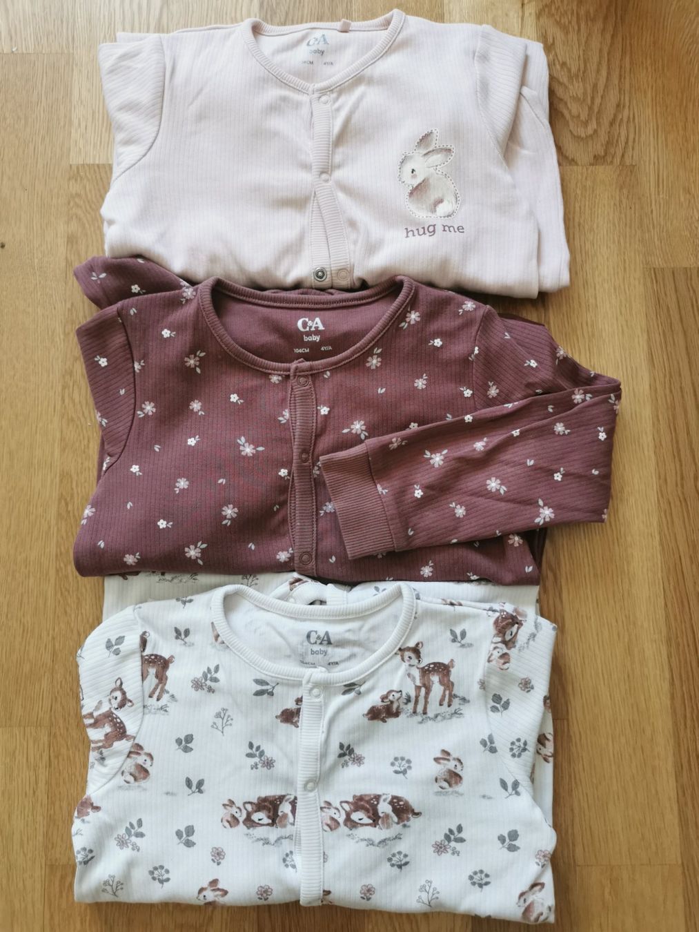C&A Pyjamas: C&A 3 Schlafanzuge, gr.104 – D'occasion à Zürich par Simfa