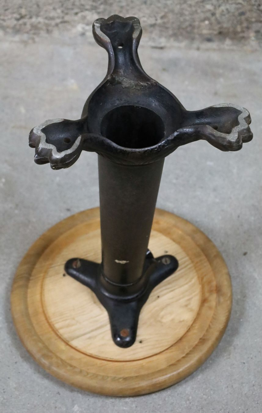 Tabourets: Singer Tatzenhocker, Werkstatthocker, Hocker, Gusseisen – D'occasion à Birrwil par brandschatz_birrwil 6
