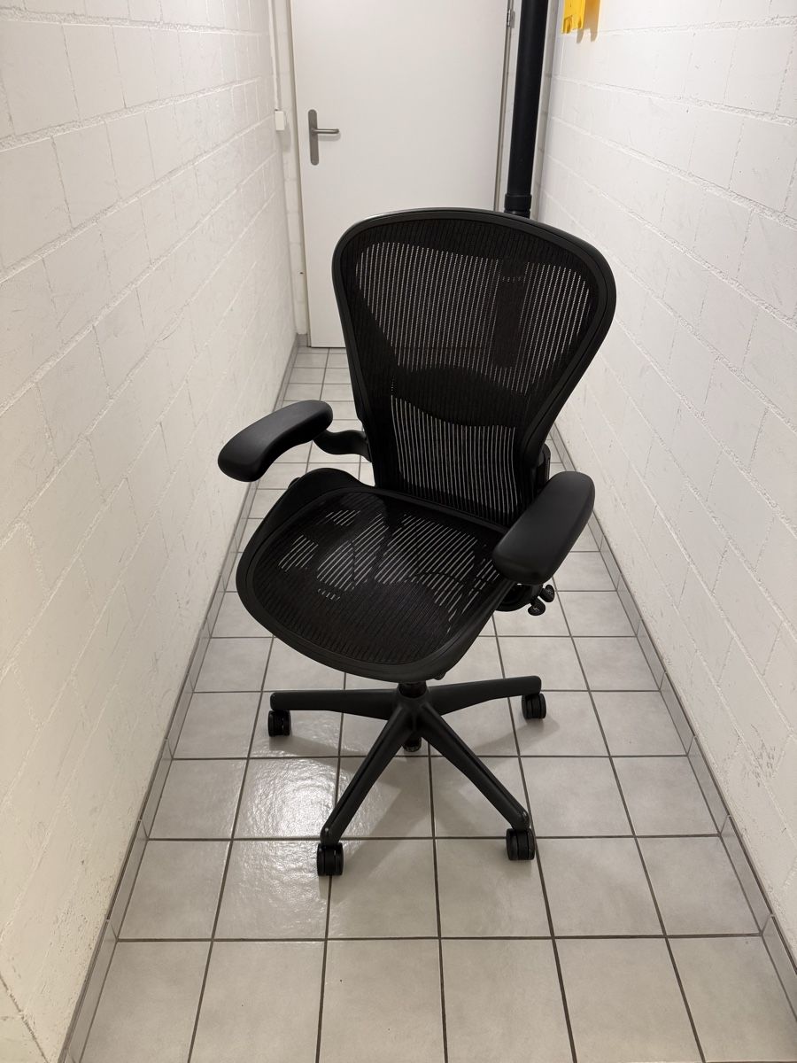Chaises: Herman Miller Aeron Size B FULL SPEC - Classic – D'occasion à Frauenfeld par Elooooo 2
