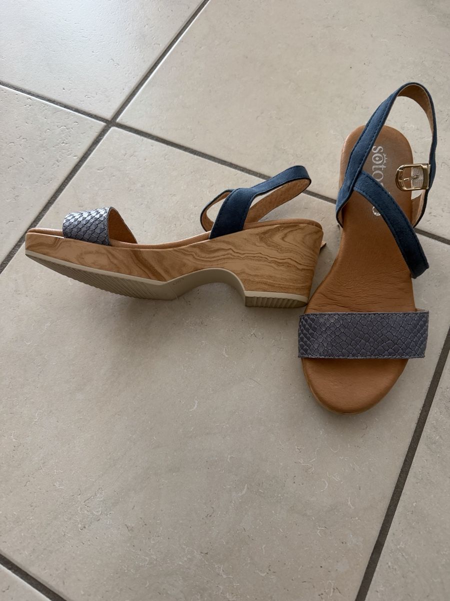 Scarpe da donna: Sandaletten Gr. 38 – Nuovo (secondo la descrizione) da Greifensee venduto da Tschappala 5