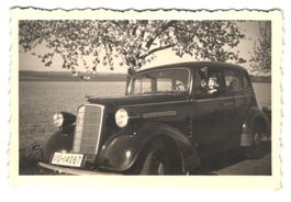 4 Fotografien Auto, Opel mit Kennzeichen