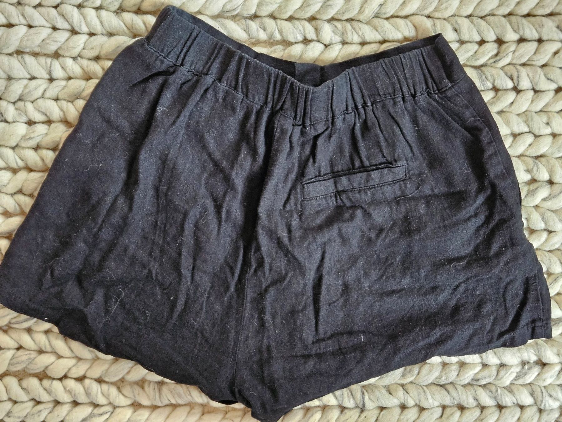Pull&Bear Pantaloni: Schwarze Shorts von Pull&Bear, Grösse S – Usato da Wettingen venduto da Sk8ertomda 1