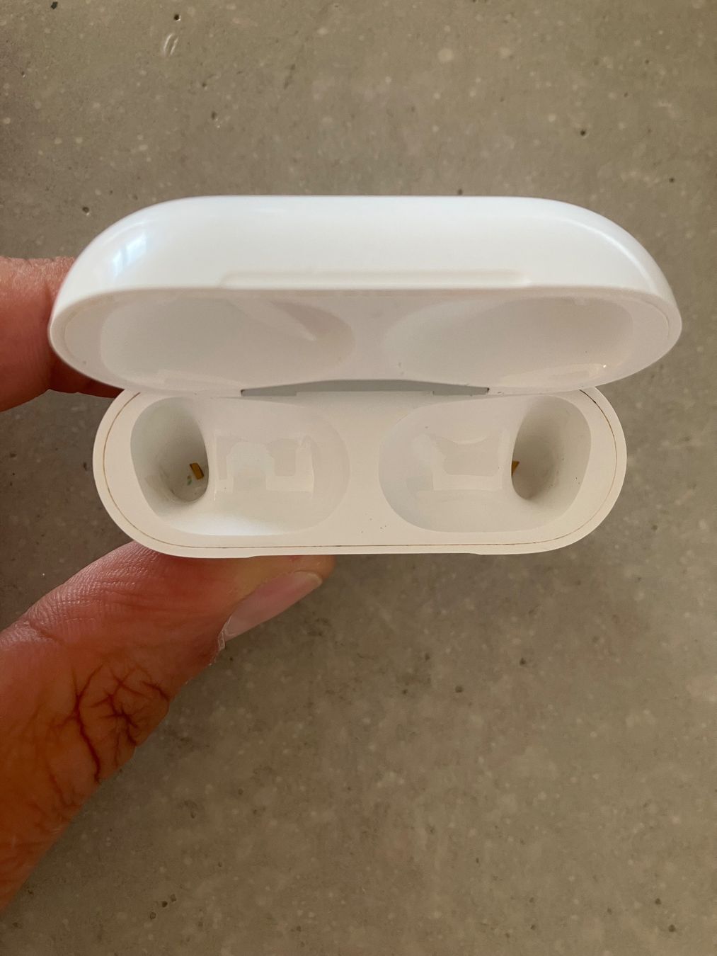 Apple Cuffie: APPLE AIRPODS PRO 2 Case – Usato da Lausanne venduto da mr.v 3