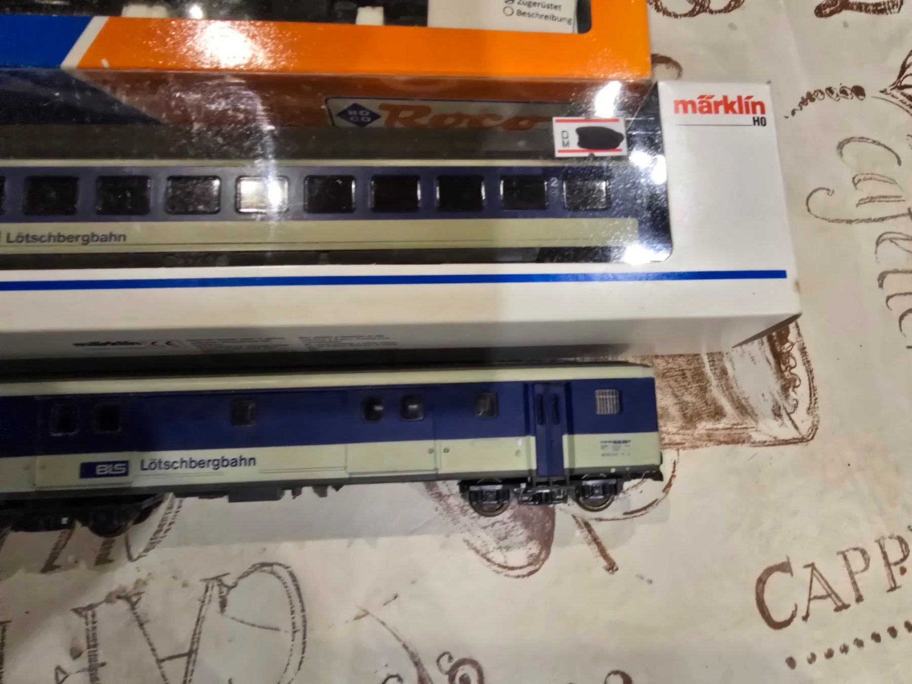 Modellini di ferrovie: BLS Wagen Roco 2 mal +  2 mal Märklin – Usato da Mauren TG venduto da Defrancesco 3