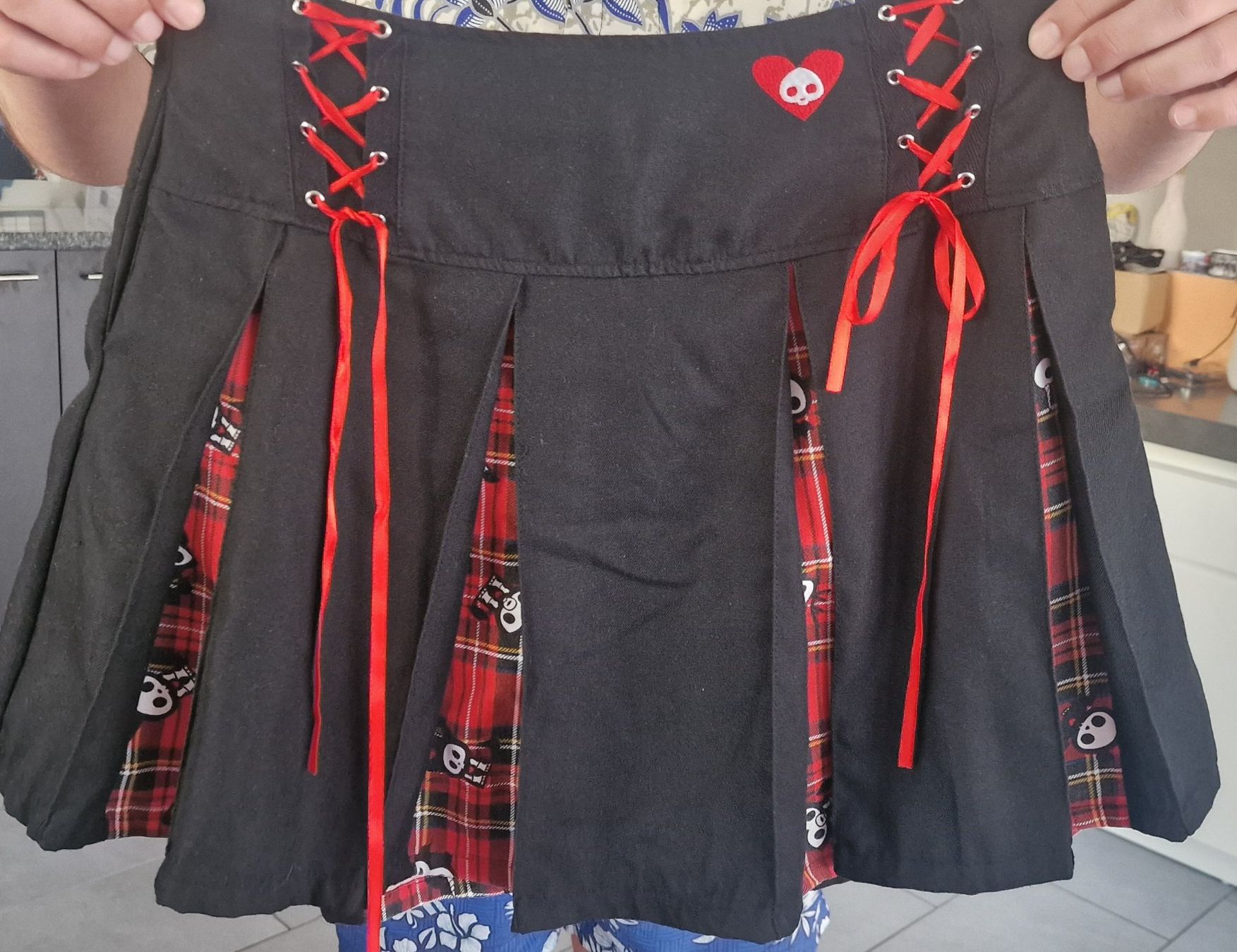 Gonne: gothic style - Bluse and Jupe – Usato da Oberweningen venduto da LT8165 1