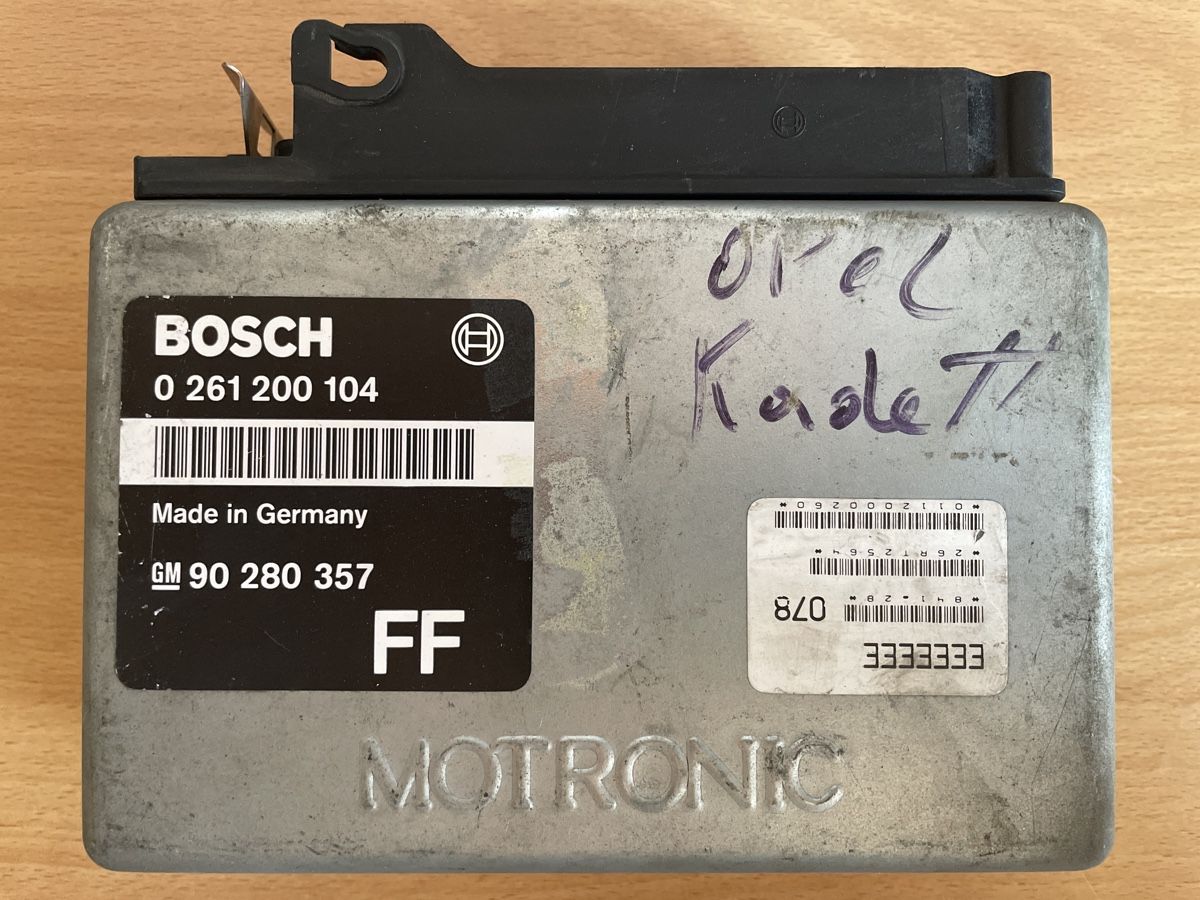 Bosch Tutti pezzi di ricambio auto: Steuergerät #198 Bosch 0261200104 90280357 – Usato da St. Gallen venduto da mai_zpt7