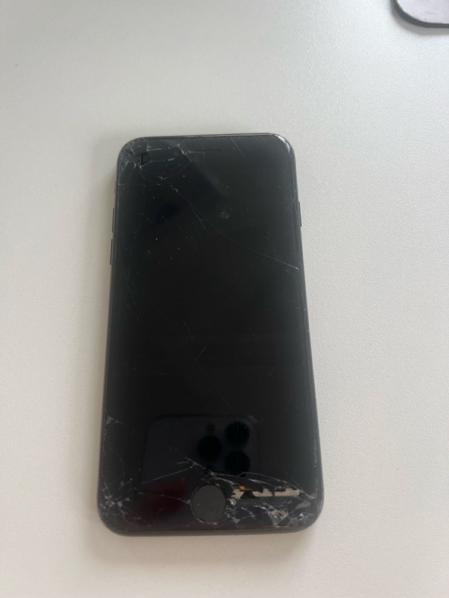 Apple Telefoni cellulari / Smartphones: iPhone 8 schwarz defekt – Difettoso da Murten venduto da vivienne.reichmuth 1