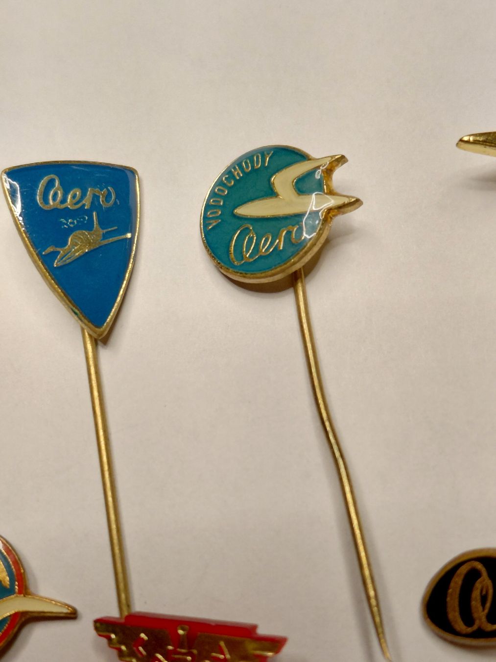 Placchette & Badge: diverse Pin Anstecknadeln – Usato da Bonaduz venduto da topolino052 1