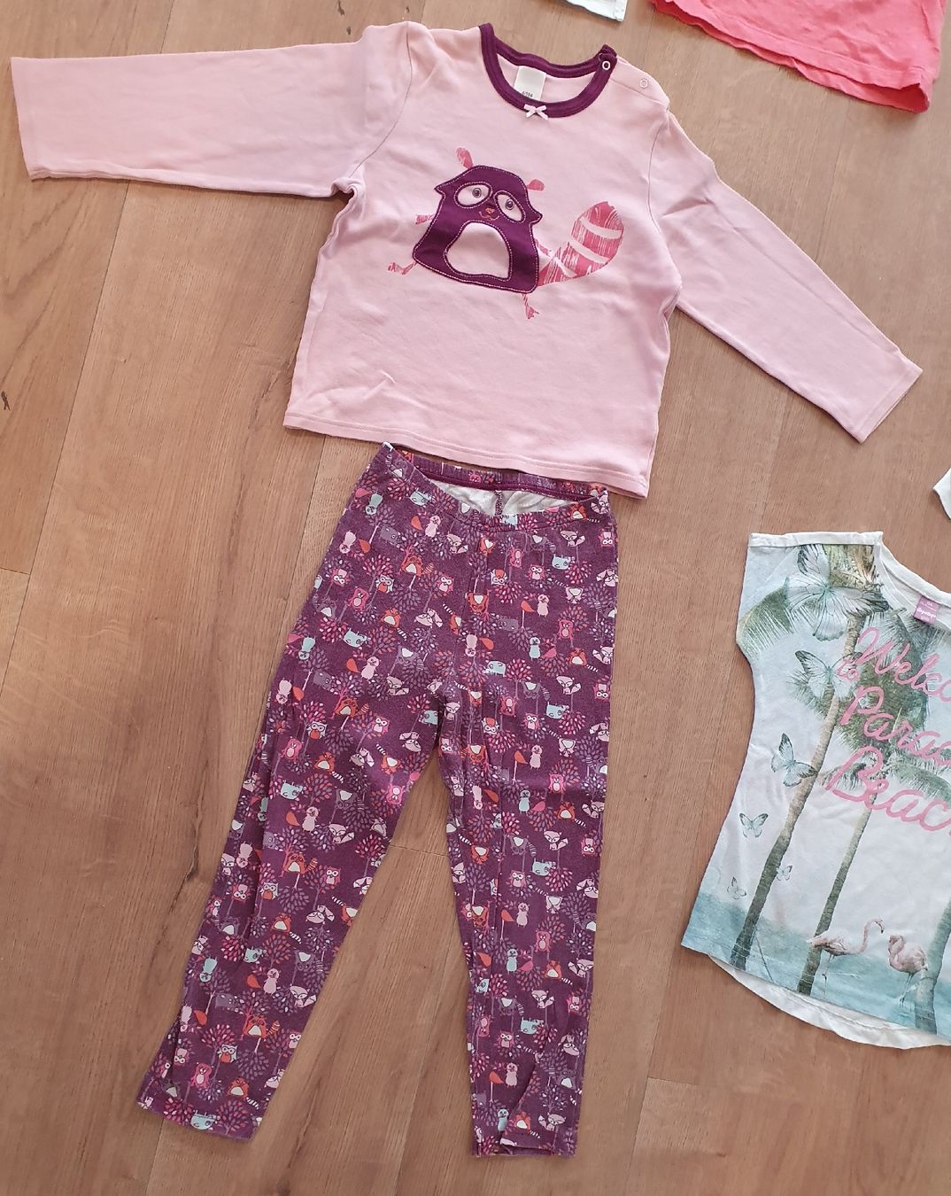 Lotti & Set di vestiti: Mädchen Kleiderpaket Gr 98/104 – Usato da Niederönz venduto da STI88 1