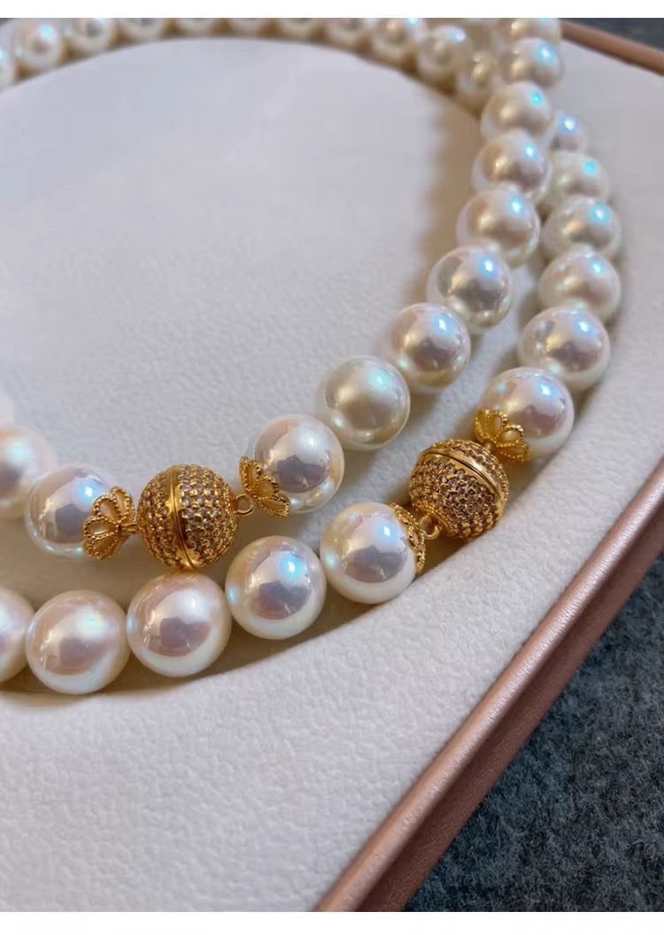 Catenine: Collier Éclat Parisien PERLES NATURELLES extrêmement belles – Nuovo e nell'imballaggio originale da St-Maurice venduto da Sandrinette123 4