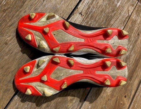 Adidas Schuhe für Jungen: adidas Predator schwarz/orange in Grösse 40 – Gebraucht aus Ried-Brig von Agesolo 3