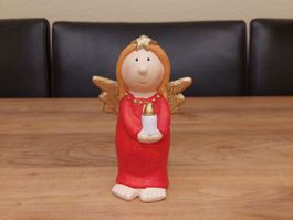 Niedlicher Weihnachtsengel mit Kerze aus Ton