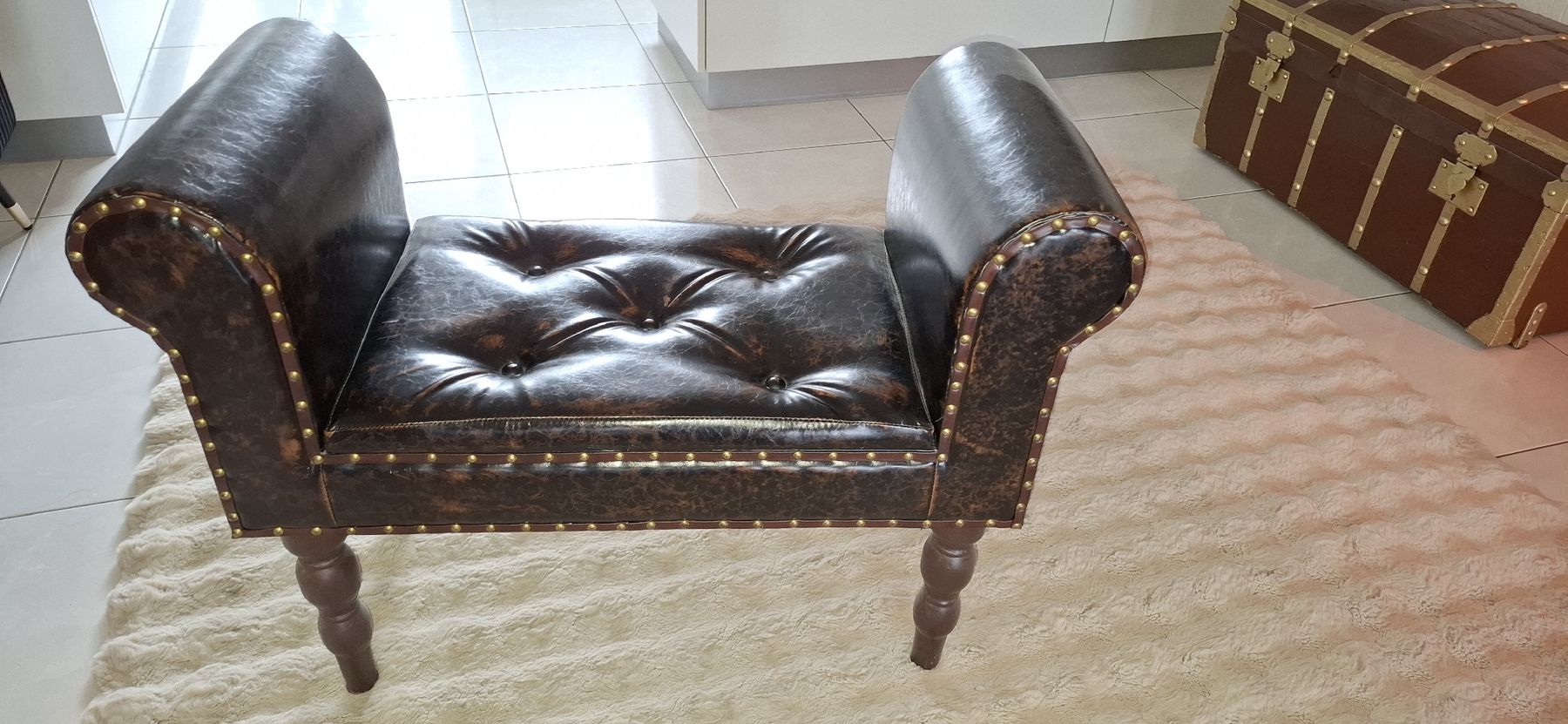 Hocker: Chesterfield-Bank – Gebraucht aus Zürich von TS0307