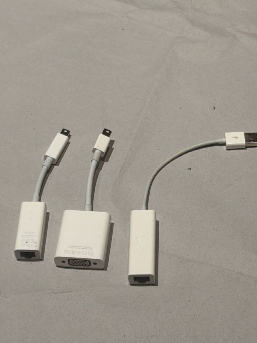 Apple Unità & Adattatore: Original Apple Adapter Set – Usato da Rorbas venduto da Manues