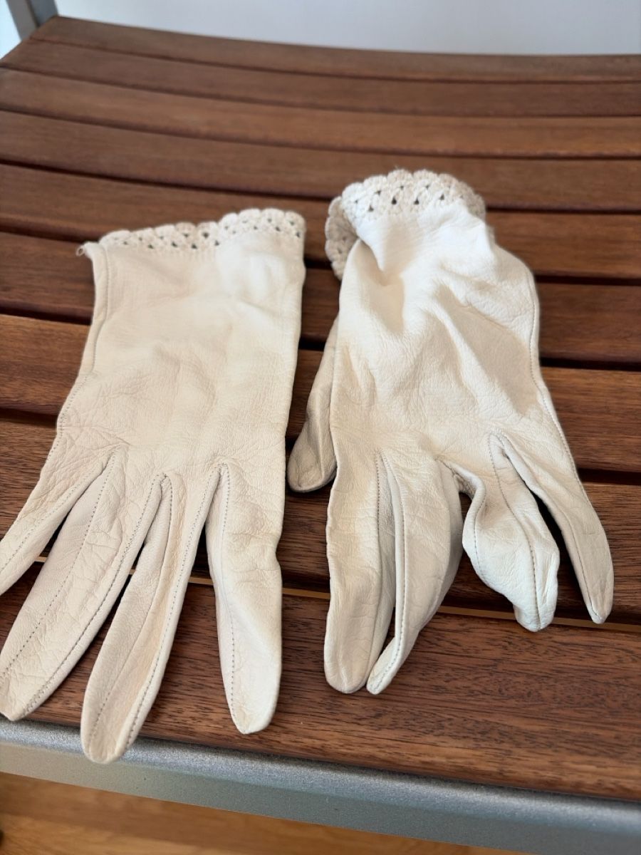 Handschuhe & Handstulpen: Damen Handschuhe Leder Beige mit Spitze Groesse S – Gebraucht aus Herisau von Camelia01 2