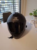 Motorradhelm mit Kommunikationssystem M