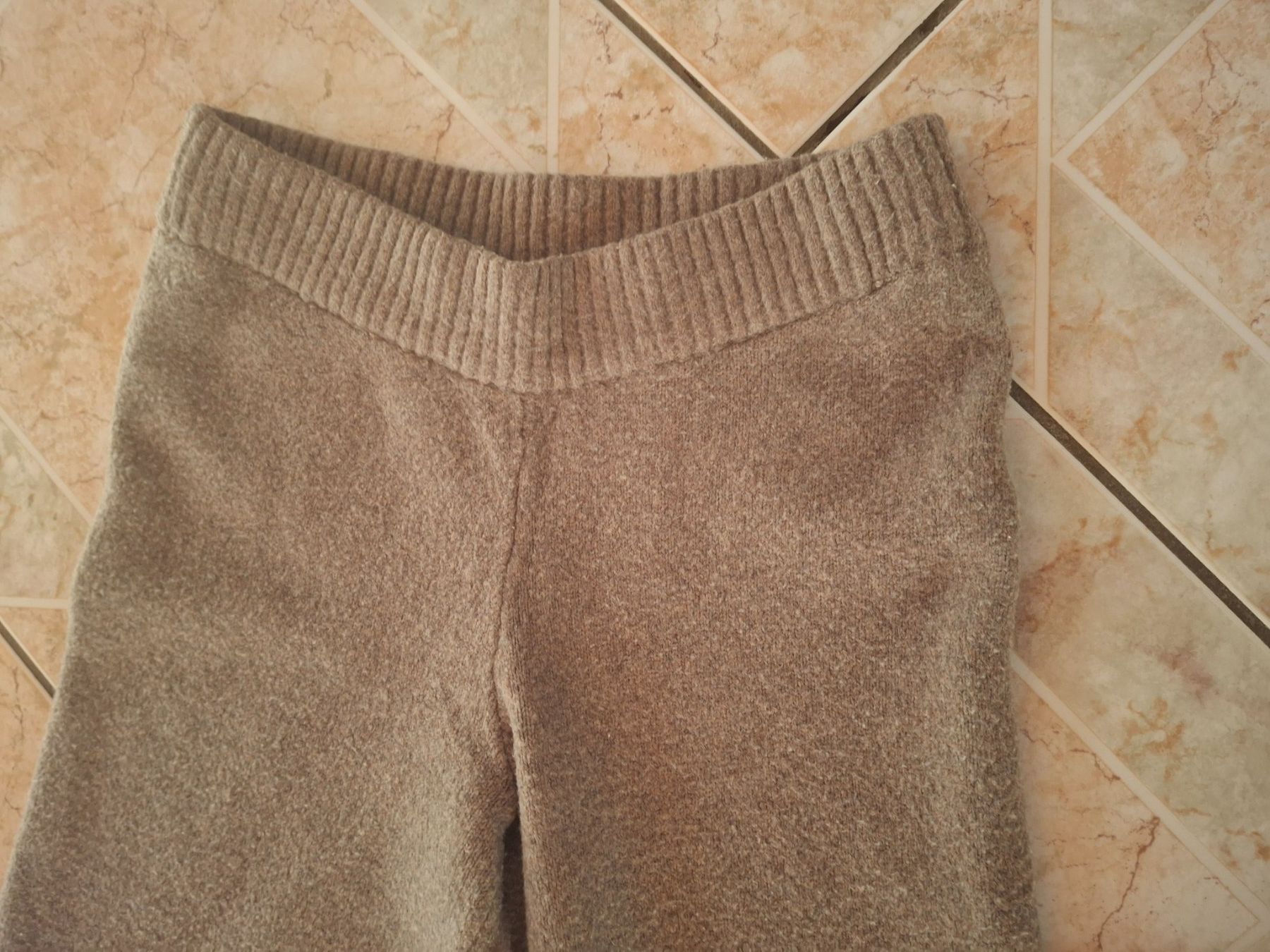 Pantaloni: Pantalon d intérieur taille XS marque Amisu – Usato da Villiers venduto da san_jn5w 2