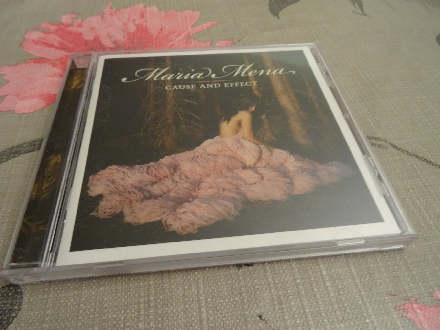 CD: Maria Mena - Cause and Effect - CD – Usato da Olten venduto da Disc-Ausverkauf