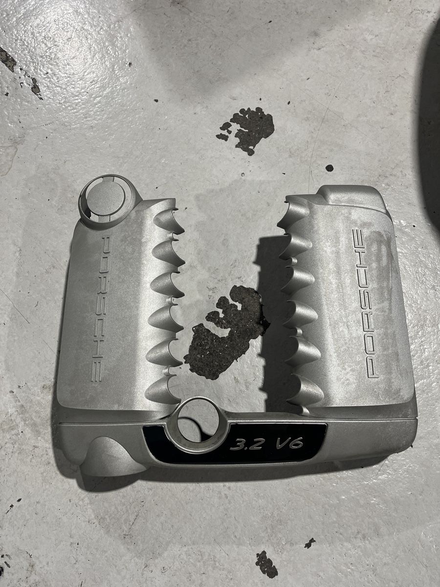 Porsche Alle Autoersatzteile: Porsche Cayenne 955 V6 Engine Cover – Gebraucht aus St. Erhard von Michel164